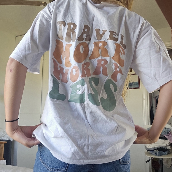 Travel more worry less oversized tee - Picture 2 of 8